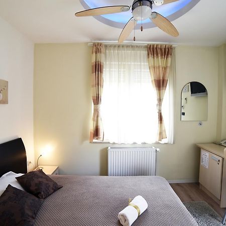 Villa Zrina Zagreb Luaran gambar